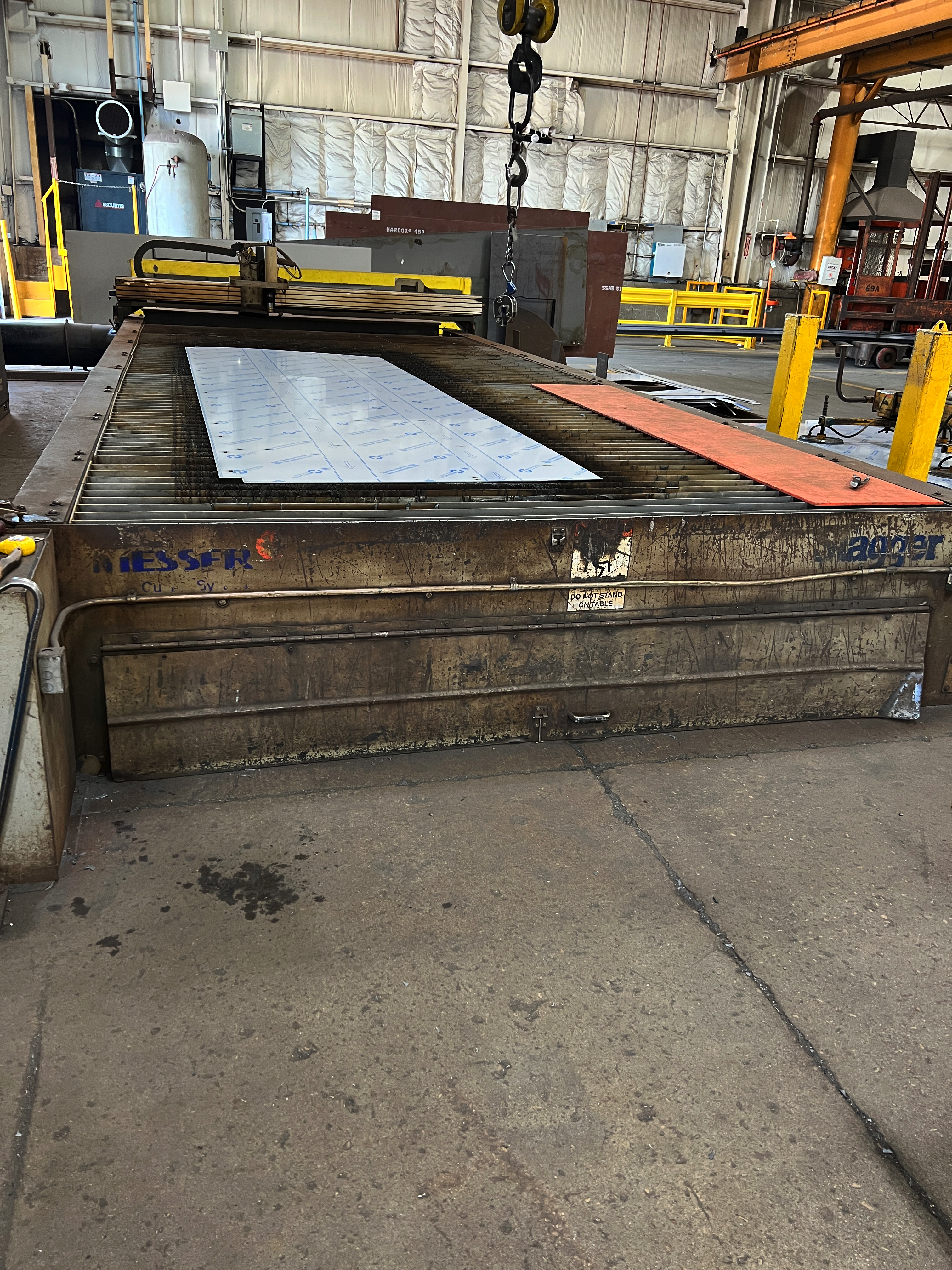 8’ X 20’ Messer Metalmaster Plus Plasma Cutting System